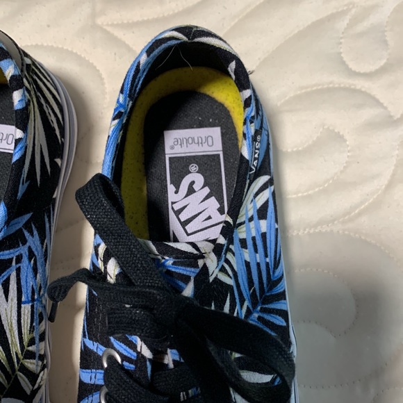 VANS SNEAKERS worn once. Perfect condition - Picture 3 of 3